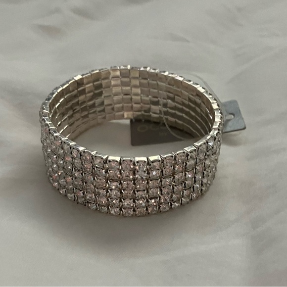 Free with purchase Ardene sparkling rhinestone stretch bracelet - Picture 1 of 2